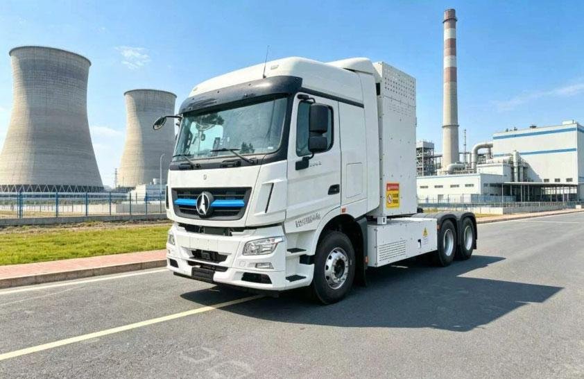 Beiben Heavy-Duty Truck Unveils 300kW Hydrogen Fuel Cell Tractor for Heavy Haulage
