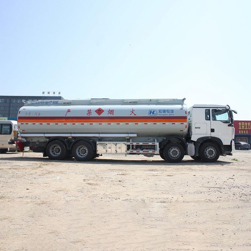 HOWO 350HP 8x4 Diesel Fuel Tanker Truck