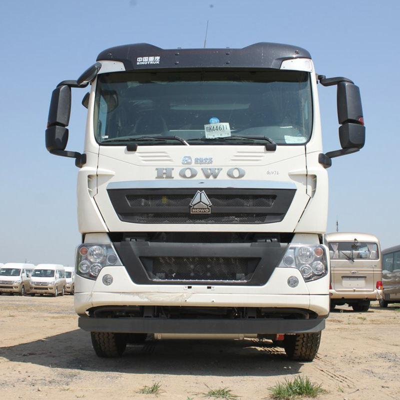 HOWO 350HP 8x4 Diesel Fuel Tanker Truck