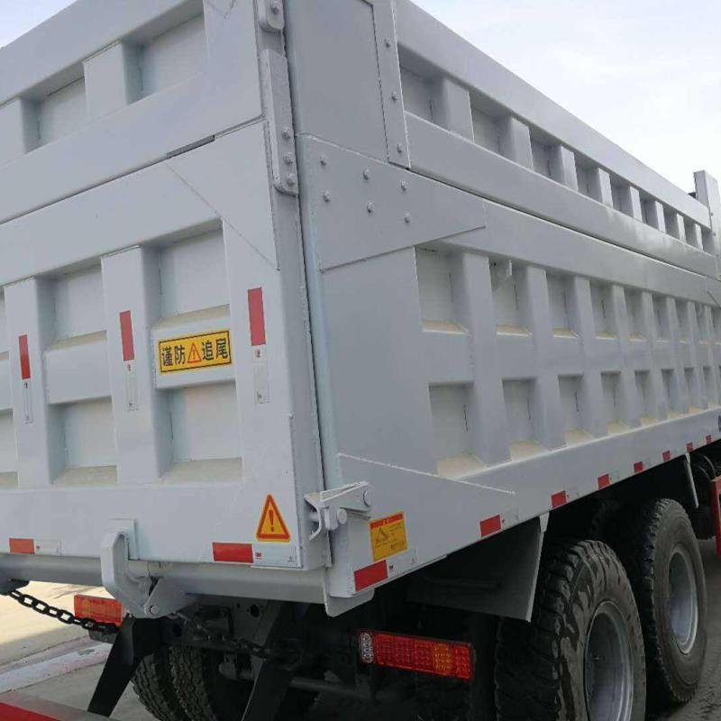 SINOTRUK HOWO 6x4 Heavy-Duty Mining Dump Truck 21-30T