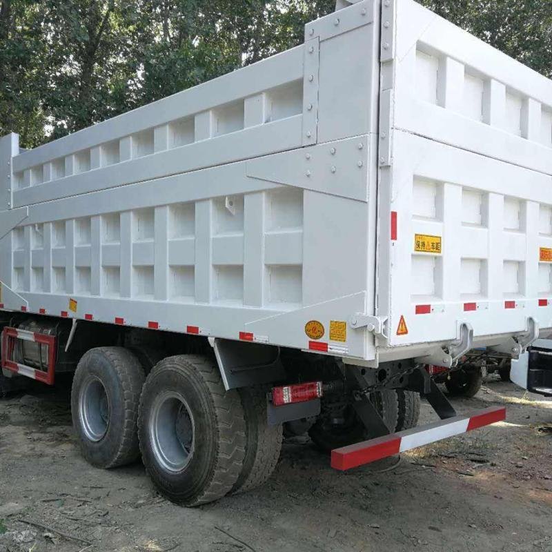 SINOTRUK HOWO 6x4 Heavy-Duty Mining Dump Truck 21-30T