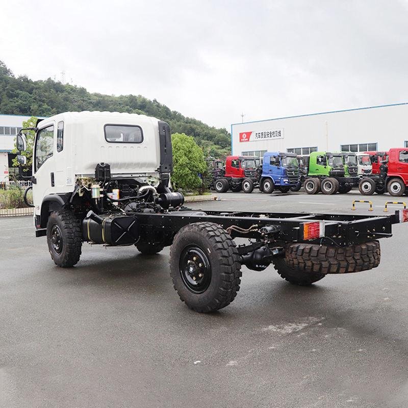 Dongfeng 170HP 4x4 Off-Road Truck Chassis with Cummins Engine