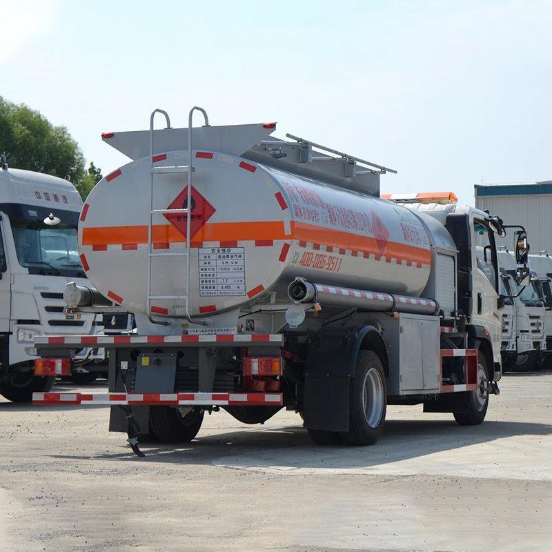 HOWO 160HP 4×2 Diesel Fuel Tanker Truck