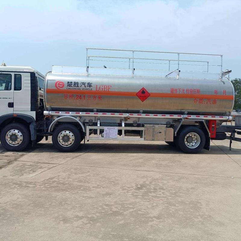 Sinotruk HOWO 371HP 6x4 20,000L Diesel Fuel Tanker Truck