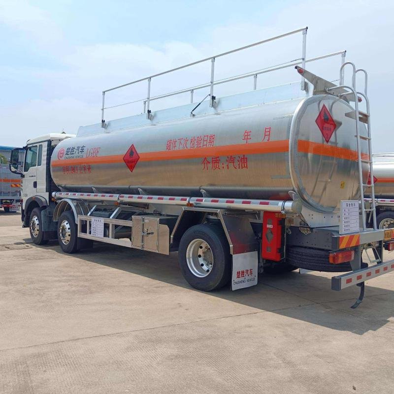 Sinotruk HOWO 371HP 6x4 20,000L Diesel Fuel Tanker Truck