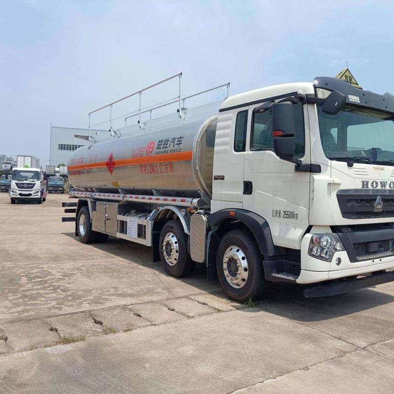 Sinotruk HOWO 371HP 6x4 20,000L Diesel Fuel Tanker Truck