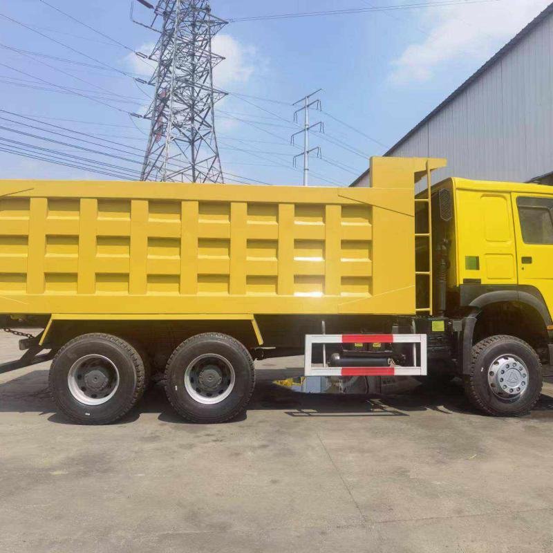 Sinotruk HOWO 371HP 6x4 24m³ Diesel Manual Tipper Dump Truck for Engineering & Mining Transport