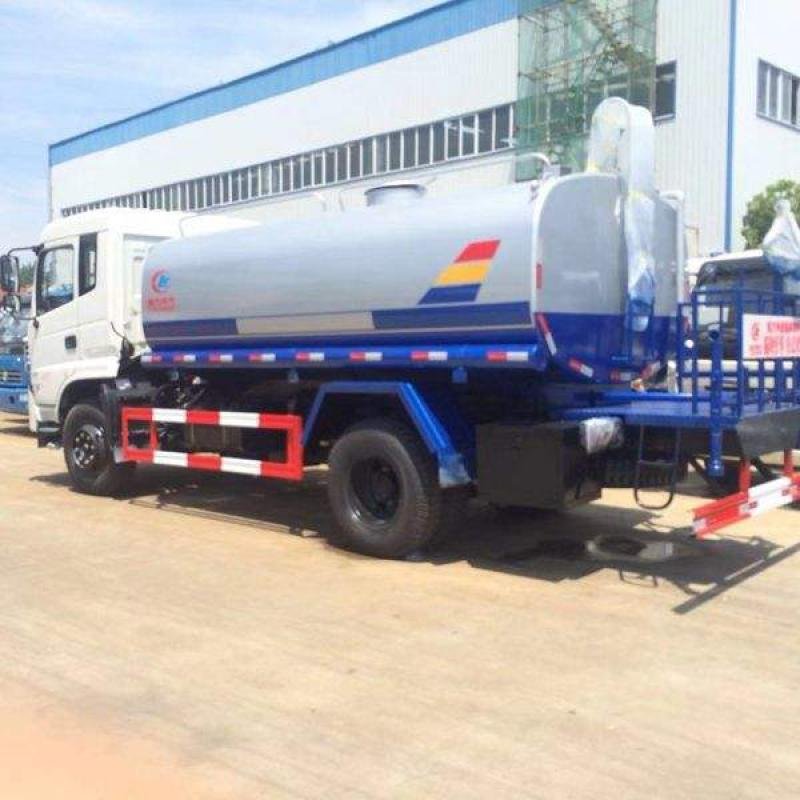 Dongfeng 4x2 7000L Water Tank Sprinkler Truck