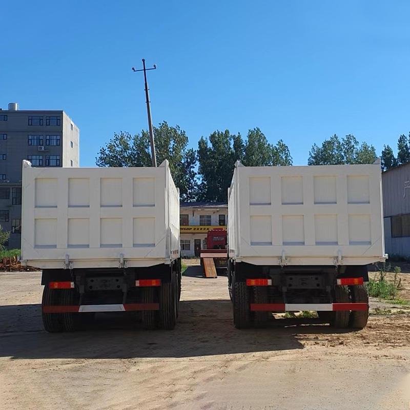 Sinotruk Howo 375-420HP 6x4 Heavy-Duty Mining Dump Truck