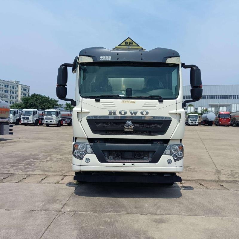 HOWO 371HP 6x4 20,000L Diesel Fuel Tanker Truck