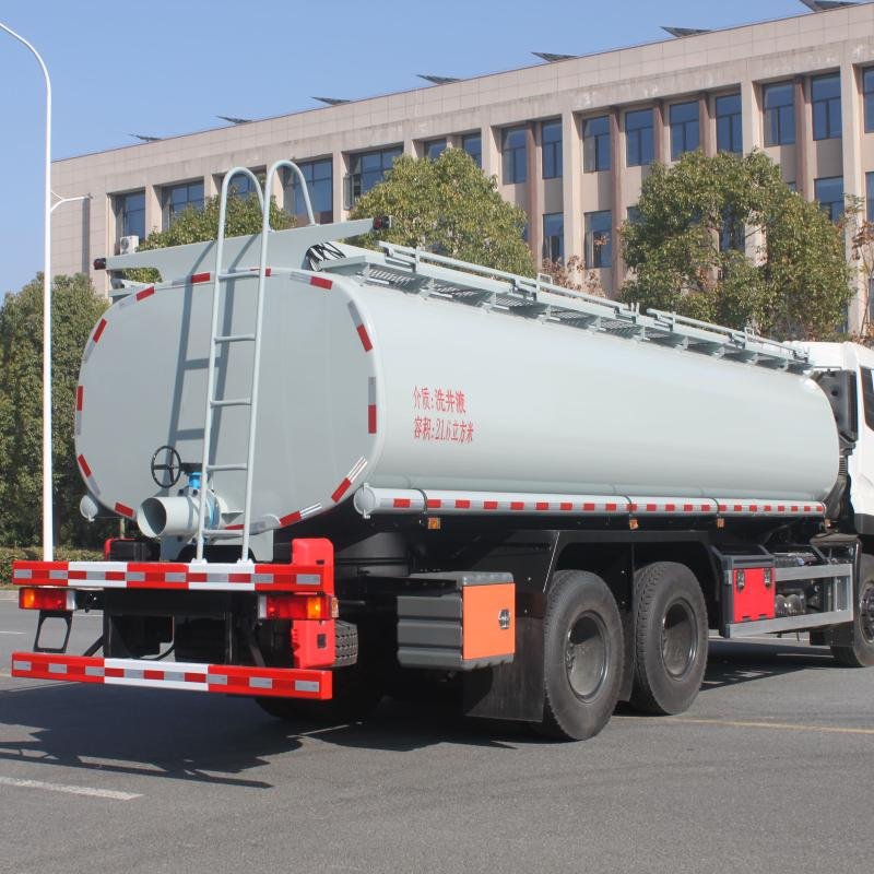 Sinotruk HOWO 371HP 6x4 Diesel Fuel Tanker Truck