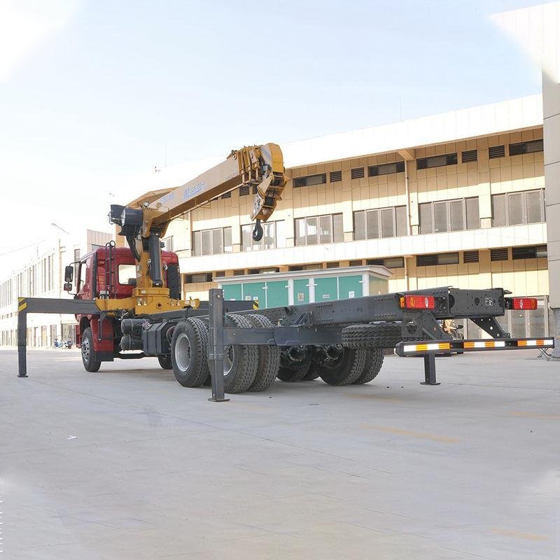 Hengwang HWQY16T 16T 257kW 8x4 Telescopic Boom Truck Mounted Crane