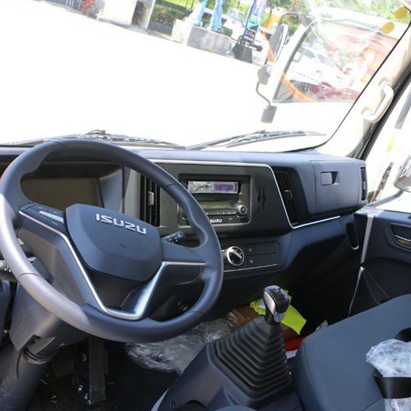 ISUZU 127HP 5T 4.2M Box Cargo Truck