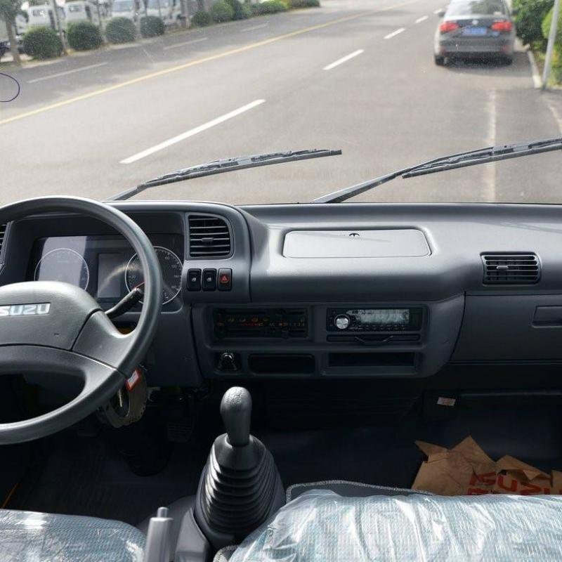 Isuzu 100P 120HP 4X2 Light Cargo Truck 5T