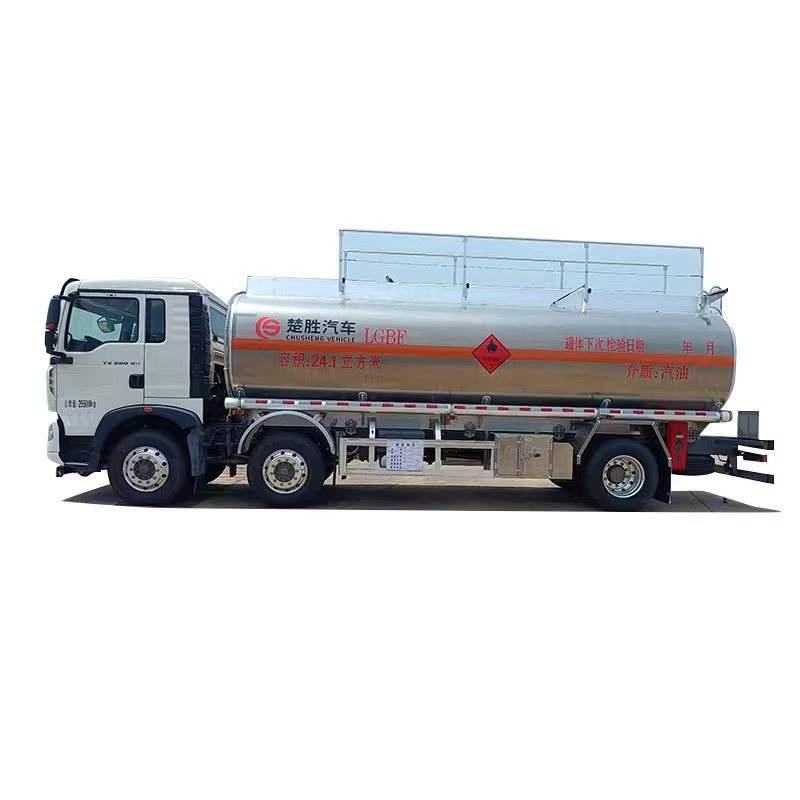 SINOTRUK HOWO 310HP 6x4 Fuel Tanker Truck