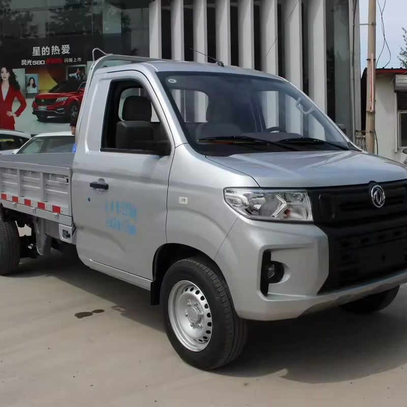 Dongfeng C71 4x2 Light Cargo Truck 1-5 Ton Capacity