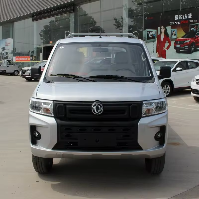 Dongfeng C71 4x2 Light Cargo Truck 1-5 Ton Capacity