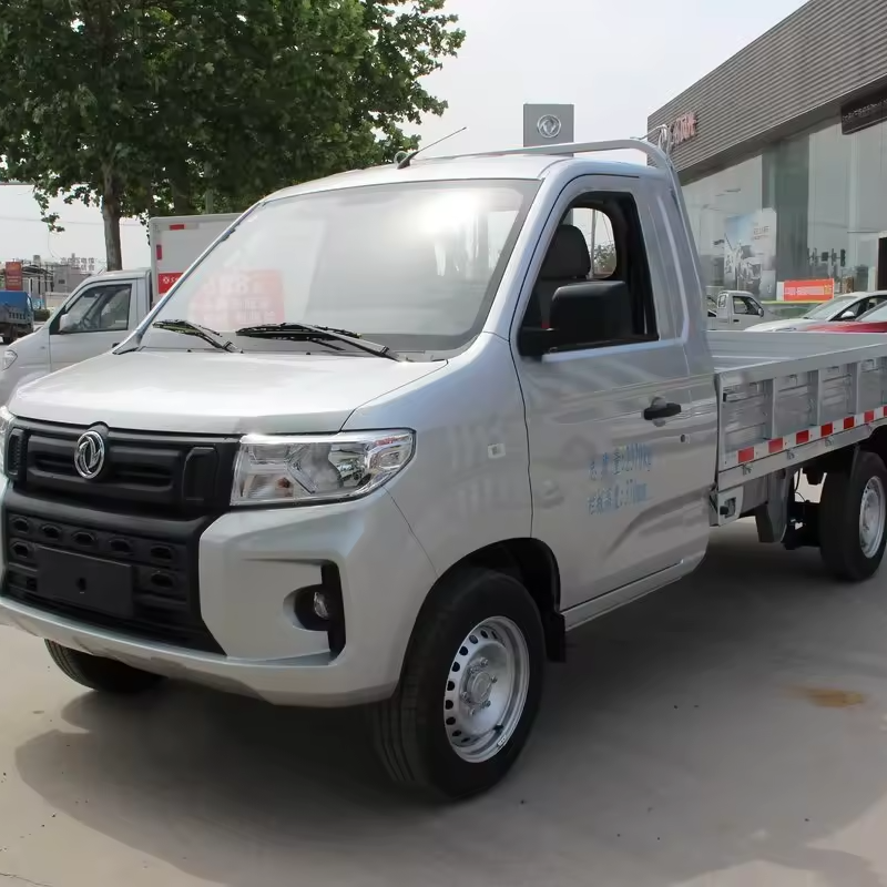 Dongfeng C71 4x2 Light Cargo Truck 1-5 Ton Capacity