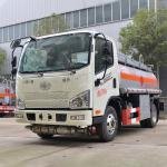 SINOTRUK HOWO 4x2 160HP 8000L Fuel Tank Truck for Sale