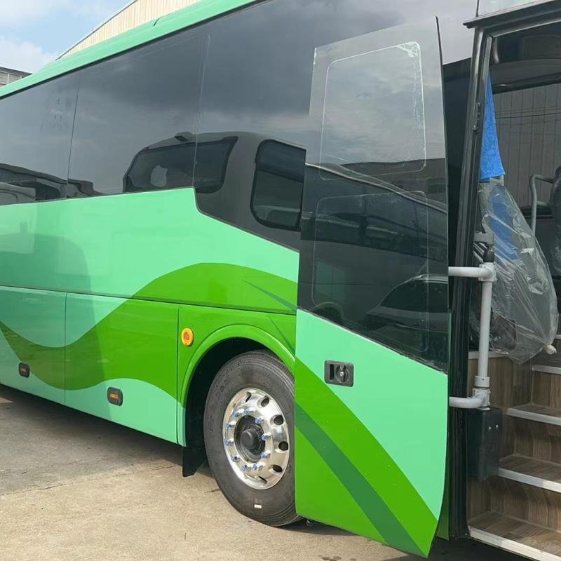 53-Seat Diesel Coach Bus - Urban Intercity Tourism Transportation