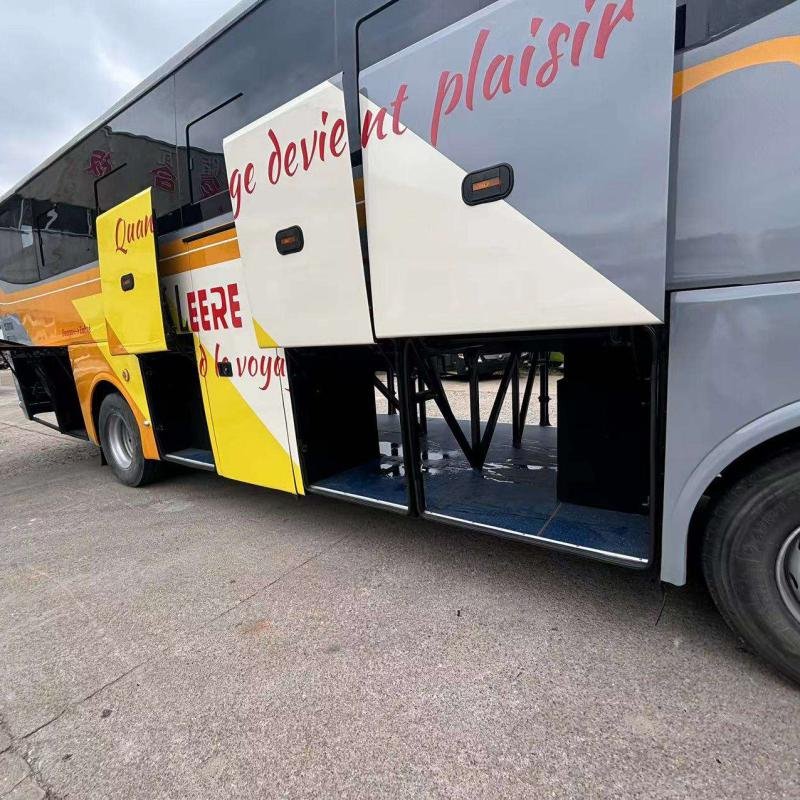 50-Seater Front Engine Diesel Coach Bus (Right Hand Drive)