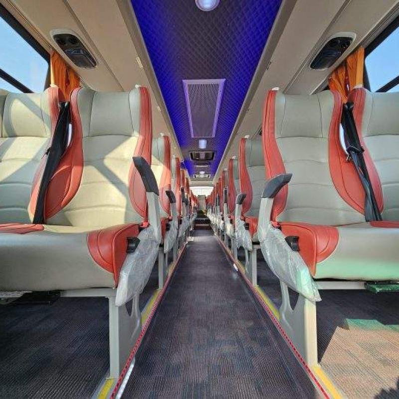 40-Seater Left-Hand Drive Diesel Coach Bus - Euro 3 Emission