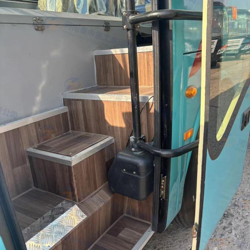 55-Seater Left-Hand Drive Diesel Coach Bus Manual Transmission