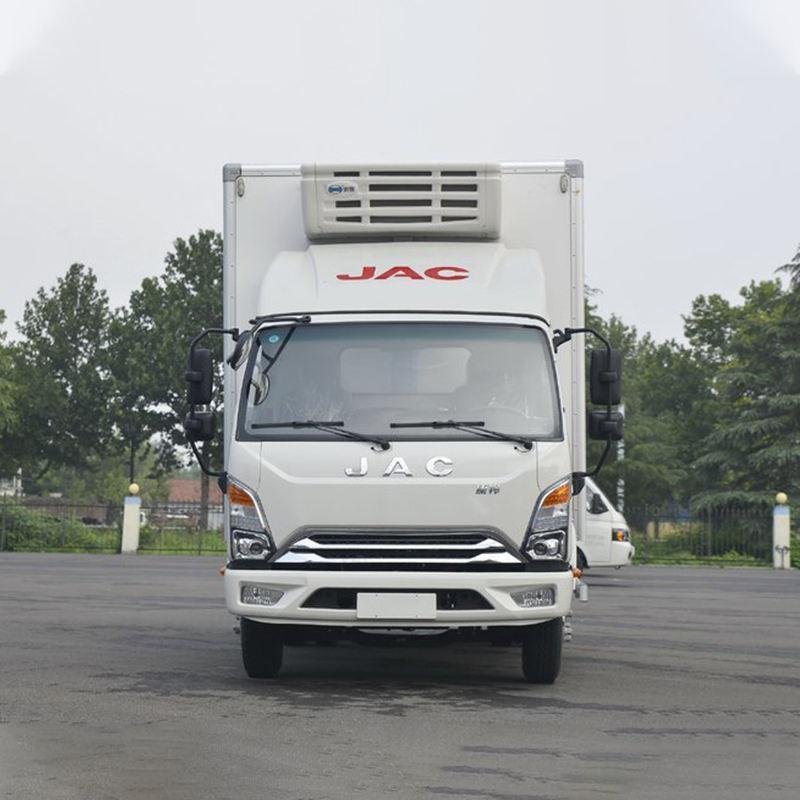 Isuzu 130HP 5-Ton 4x2 Diesel Refrigerated Freezer Box Truck