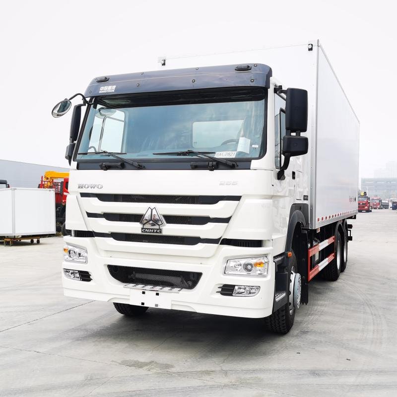 Sinotruk HOWO 6x4 Refrigerated Box Truck -18°C to +20°C 6-8T Capacity
