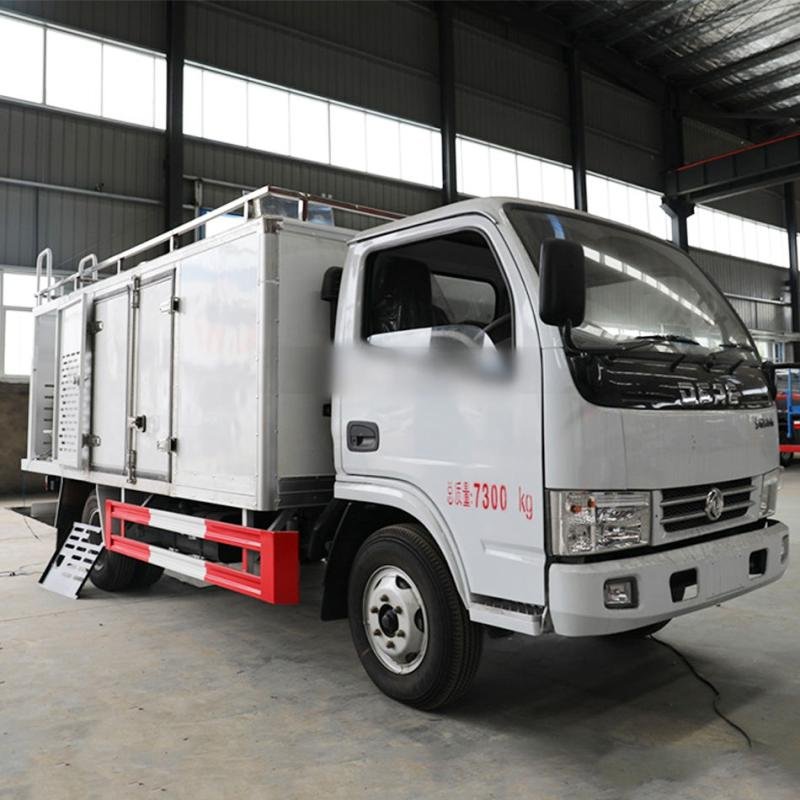 Dongfeng 4x2 2-Ton Refrigerated Truck