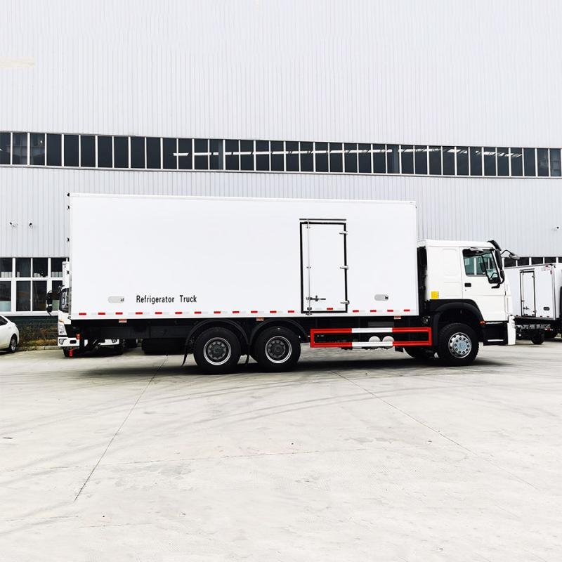 ISUZU GIGAI 1.5T Refrigerated Truck 8m³ Box Freezer Vehicle