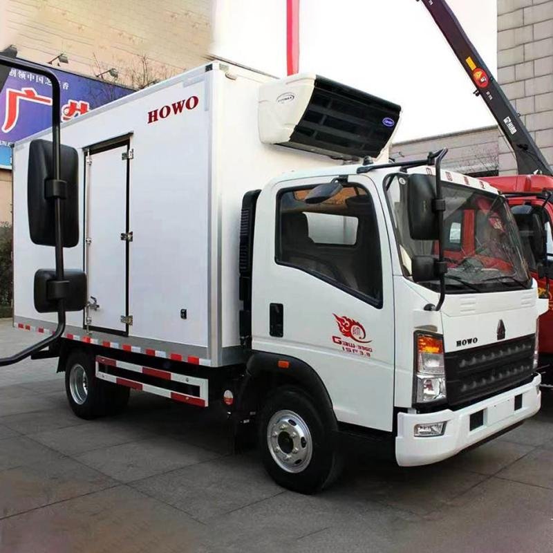 Sinotruk HOWO 6x4 280HP Refrigerated Box Truck