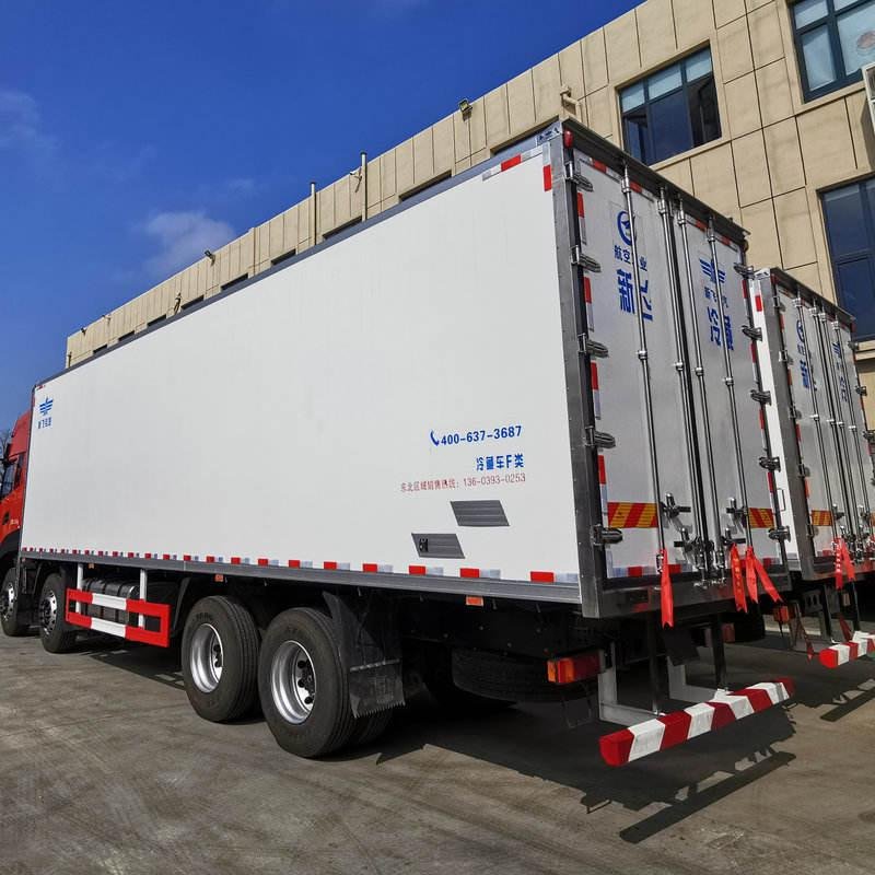 DONGFENG TIANLONG KL 8x4 465hp Refrigerated Truck