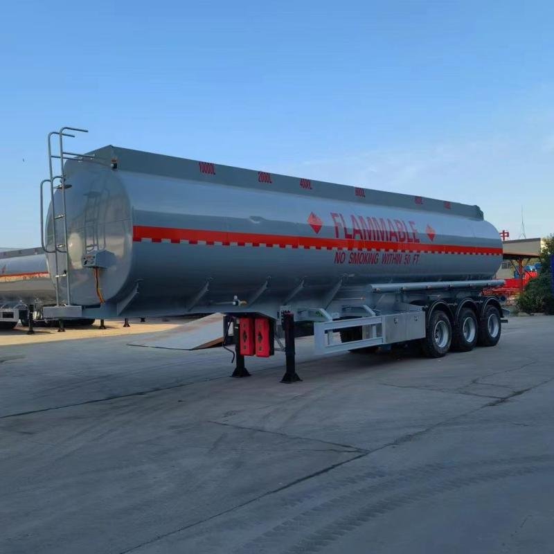 Hualiangyongshun 3-Axle 28,000-70,000L Fuel Tanker Semi-Trailer